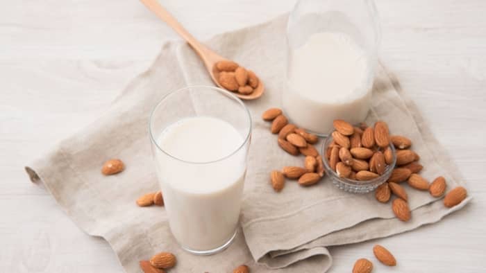  how to sweeten almond milk